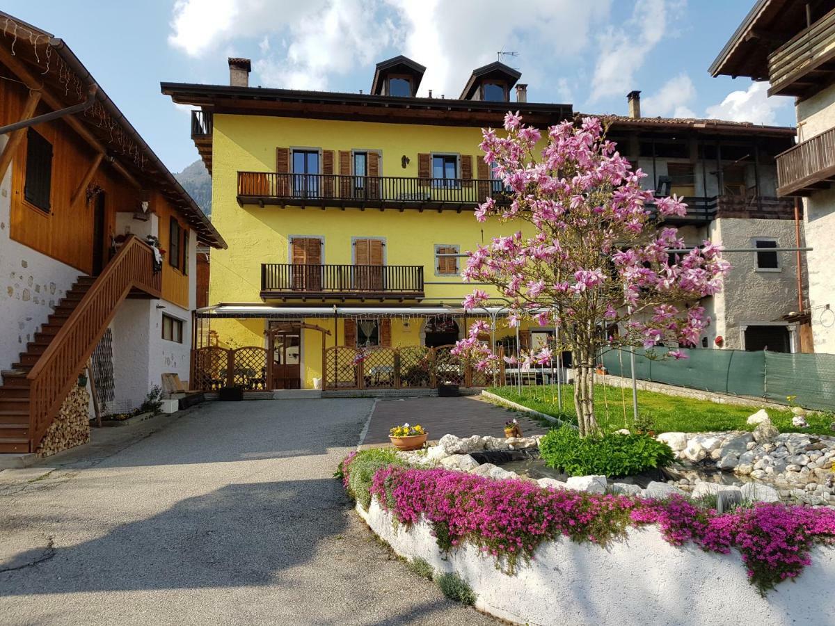 Albergo Casavecchia Tiarno di Sopra Exterior foto